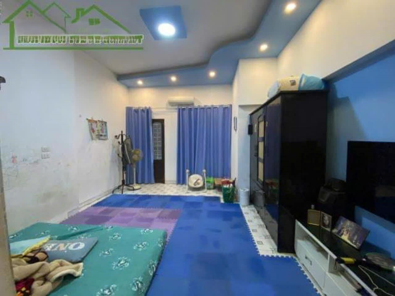 Cho thuê nhà nguyên căn ở nhóm 8 người ngõ 189 Lò Đúc, 3 tầng x 45m2, 2 ngủ, 2 WC, 10 Triệu - Ảnh 1
